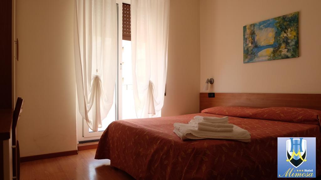 Hotel Mimosa Споторно Екстериор снимка