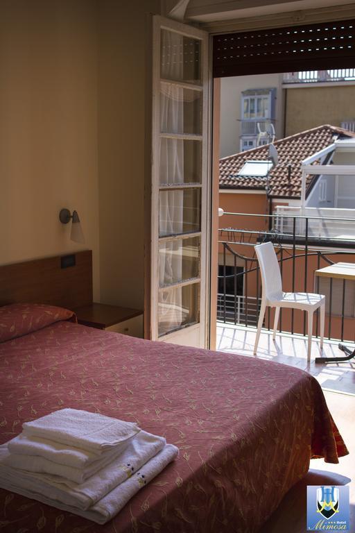 Hotel Mimosa Споторно Екстериор снимка