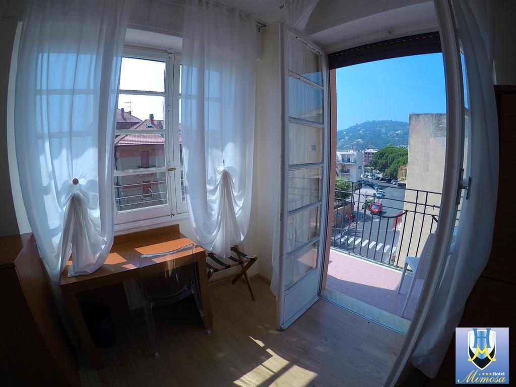 Hotel Mimosa Споторно Екстериор снимка
