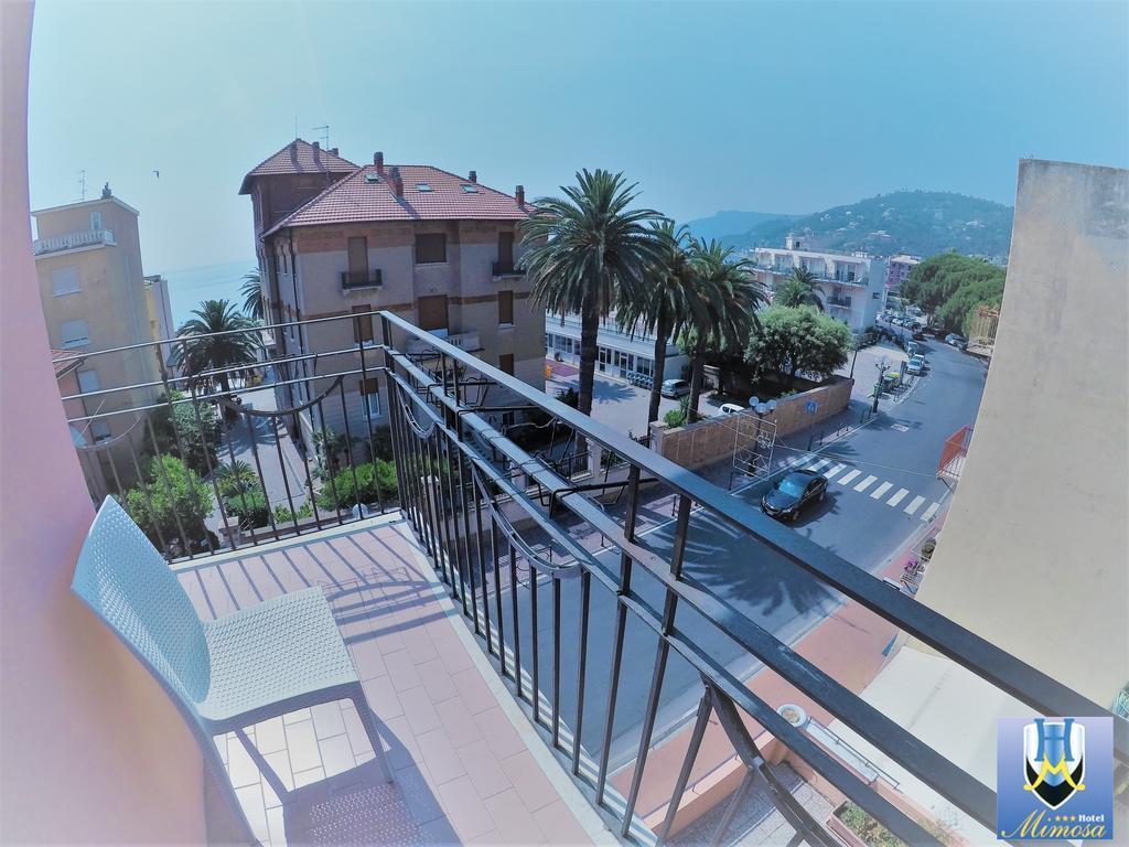 Hotel Mimosa Споторно Екстериор снимка