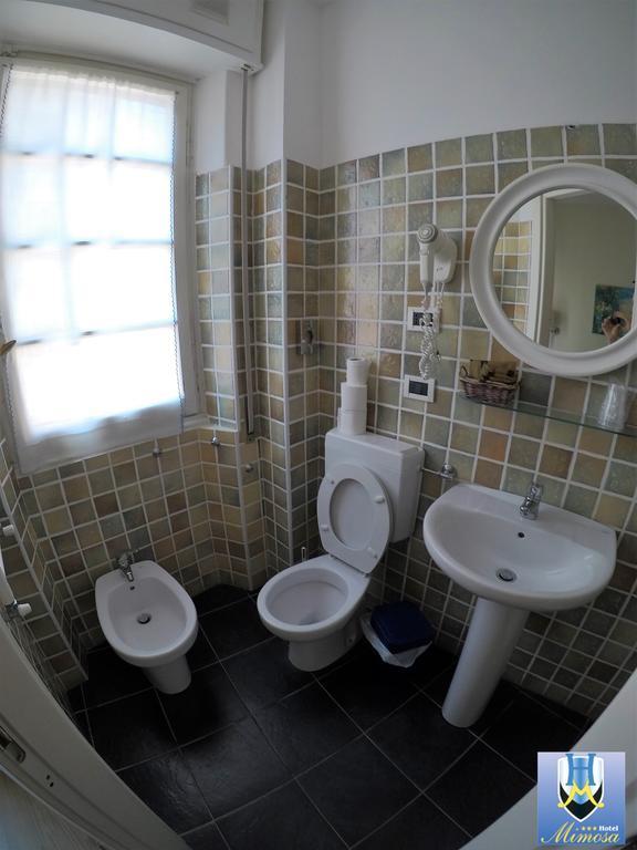 Hotel Mimosa Споторно Екстериор снимка