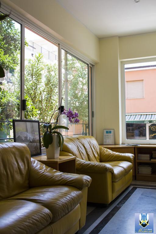 Hotel Mimosa Споторно Екстериор снимка